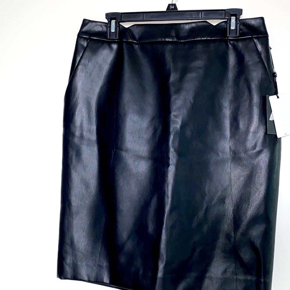 DKNY skirt in black size 10 NWT